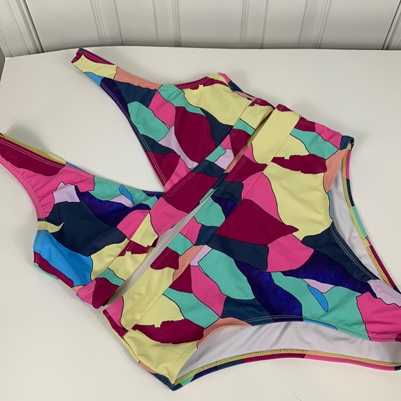 2 pc. Bikini multiple colored, size XL. Pull on top, high waisted bottoms. - Picture 1 of 8